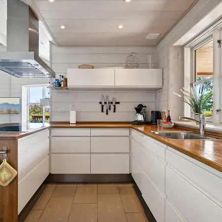 Vakantiehuis Lisbeth - 130m From The Sea By Interhome Allinge-Sandvig